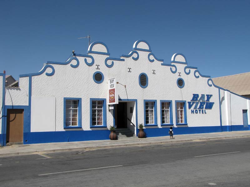 Lüderitz, Diasstrasse; Bay View Hotel.