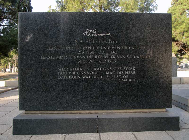 Grafmonument voor Verwoerd, architect van de Apartheid.