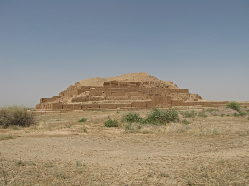 De ziggurat van Chogha Zanbil