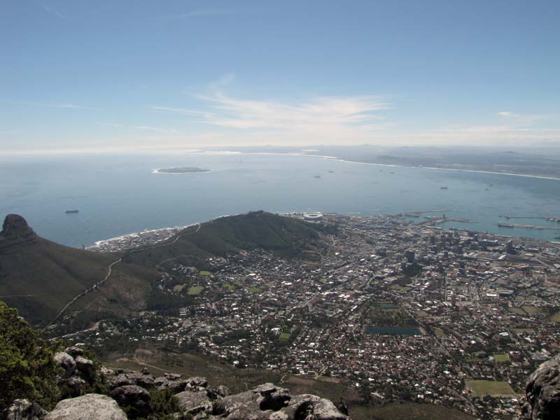 Zicht op Kaapstad vanaf de Tafelberg.