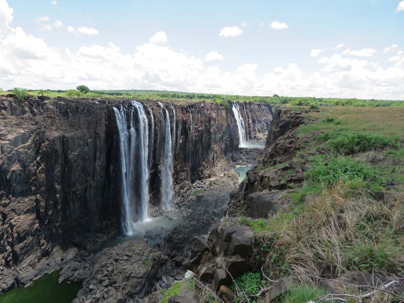 In december 2015 stond een groot deel van de watervallen droog.